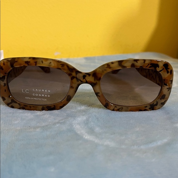 NEW Women's LC Lauren Conrad Bronxie Small Rectangle Sunglasses - Picture 4 of 10